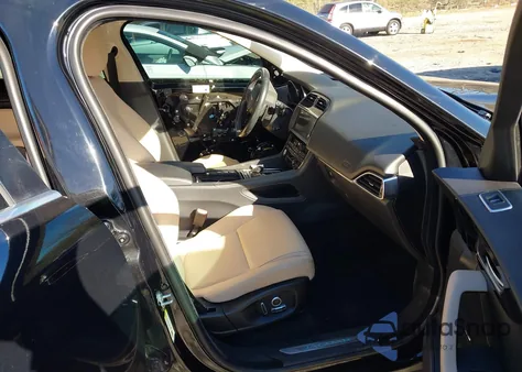 2020 Jaguar F-Pace Premium P250 Awd Automatic z USA, uszkodzony, nr VIN SADCJ2FX4LA647160